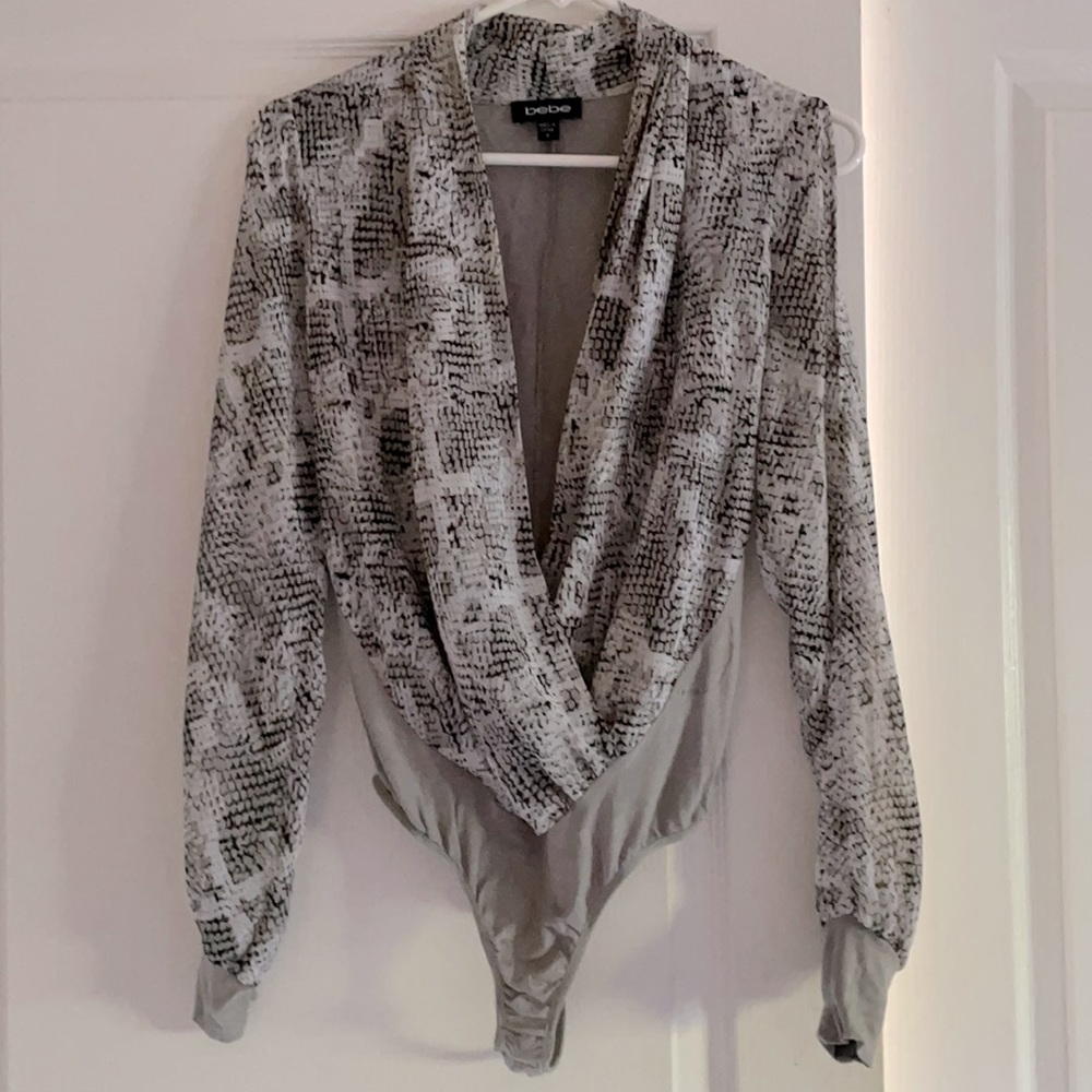 Bebe snakeskin bodysuit split sleeves S